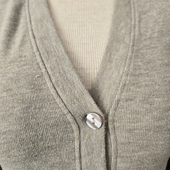 7 FOR ALL MANKIND Women's Puff Sleeve VNeck Creamy Grey Cardigan Sweater. Size S - Picture 3 of 12